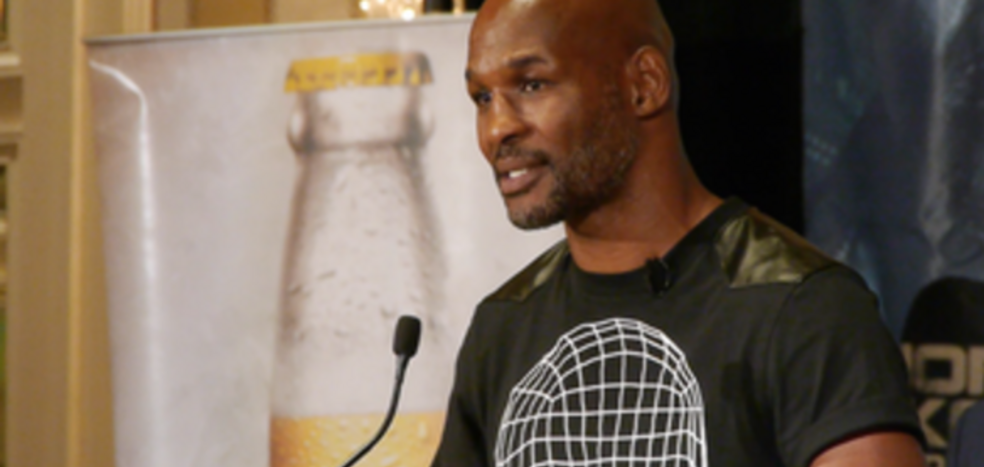 Чемпион мира сравнил себя с Украиной накануне боя с боксером из России