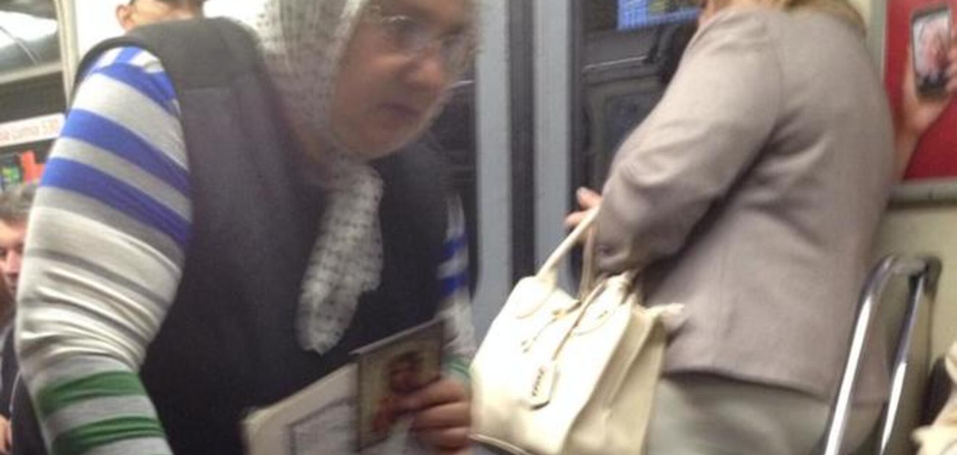В киевском метро бабушка-мошенница просит милостыню, рассказывая о 'погибшем за Украину сыне'