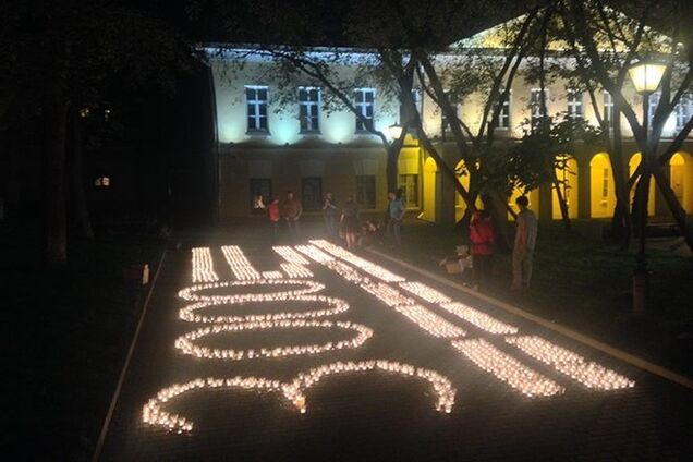 В Москве зажгли тысячи свечей в память о жертвах конфликта в Украине