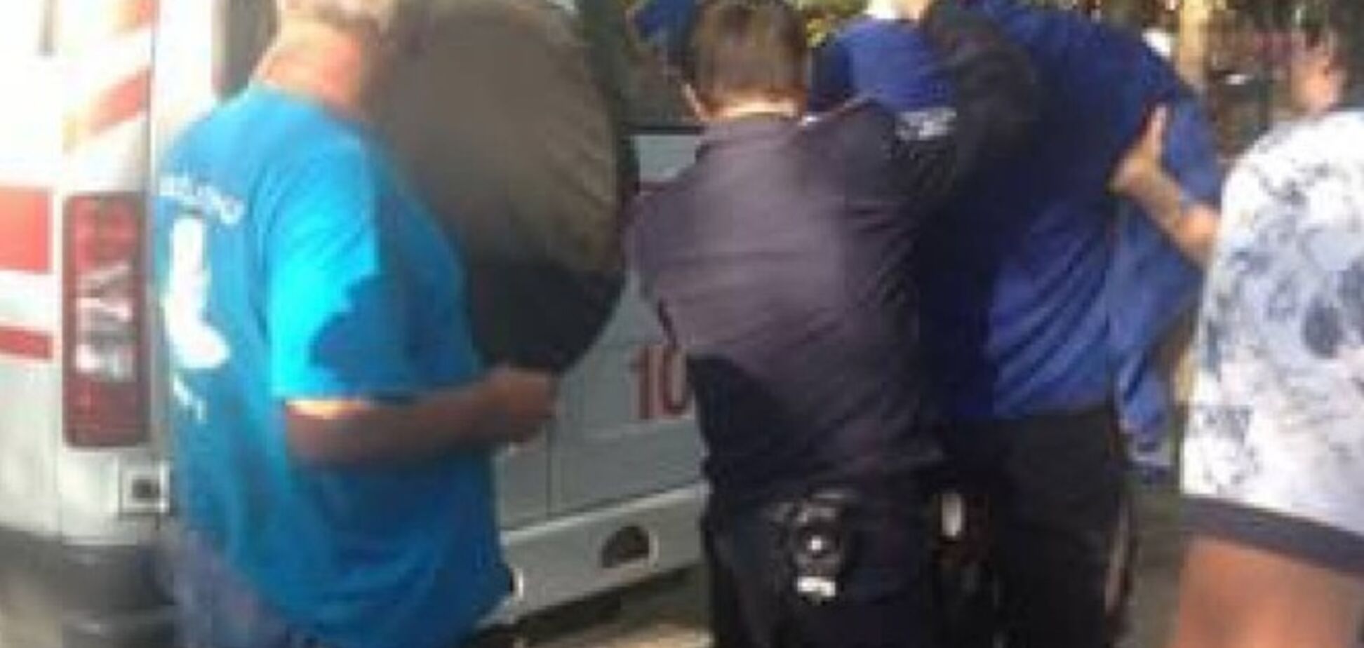 В Запорожье беженцы подрались с футбольными ультрас из-за песен о Путине