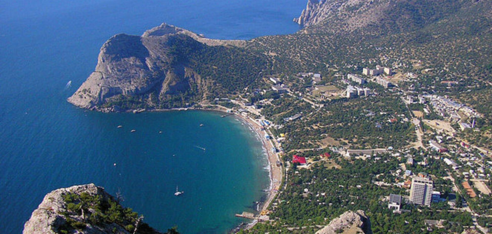 Украинцев в Крым начали пускать только по паспортам