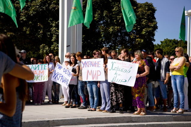 В Харькове не хотят видеть незаконные вооруженные формирования и войну 