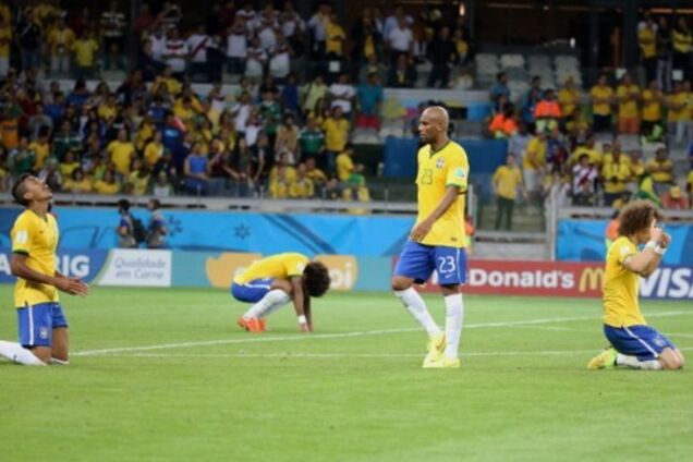 Защитника 'Ромы' отчислили из сборной Бразилии