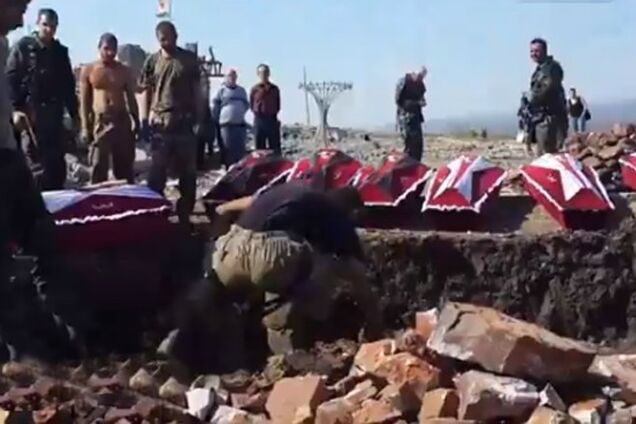 Террористы хоронят своих прямо на Саур-Могиле