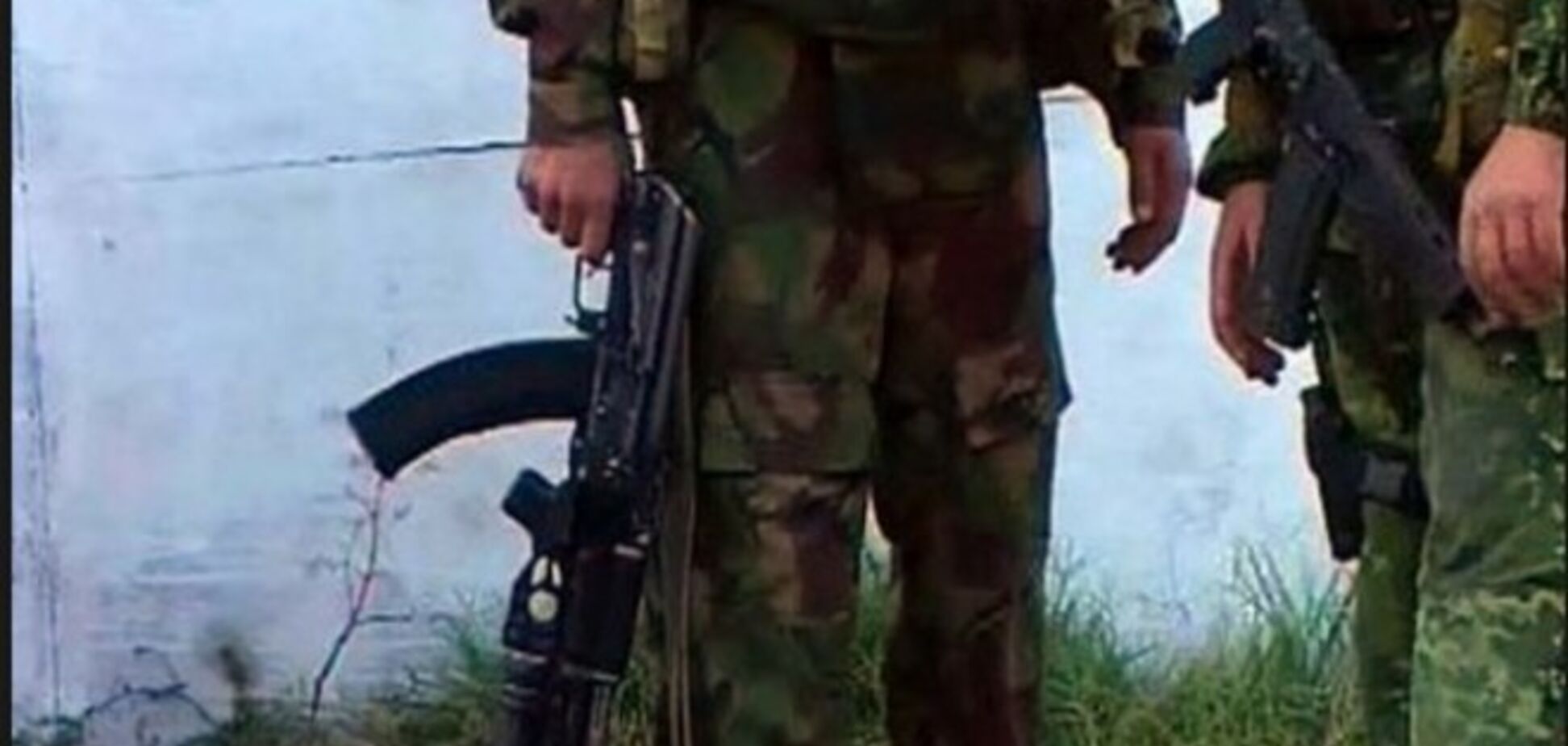 На границе с Украиной пьяные российские солдаты застрелили сержанта и сбежали с оружием