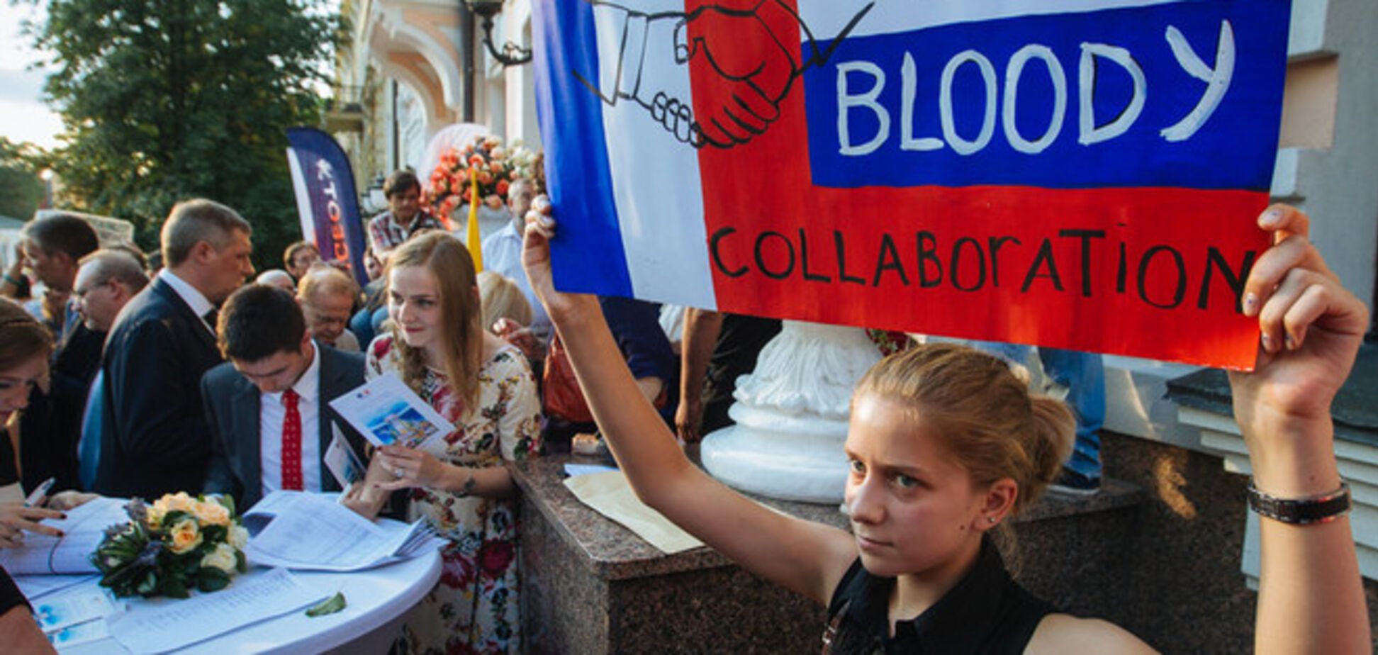 Франция определится с поставками 'Мистралей' России в конце октября