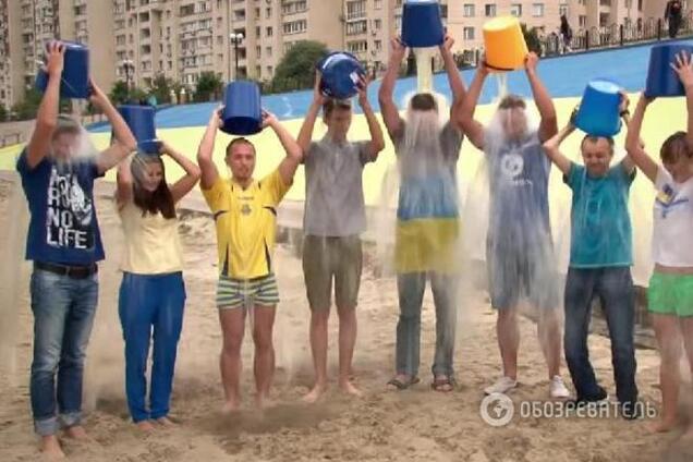 Флешмоб Ice Bucket Challenge побил рекорд просмотров в сети