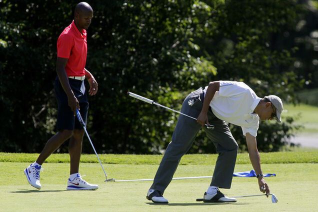 Обама проводил старый год игрой в гольф на Гавайях