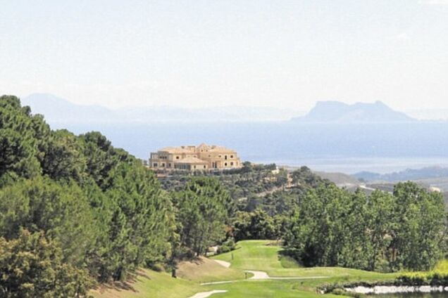 Западные СМИ показали фото шикарной виллы Путина в Испании. Кремль отрицает