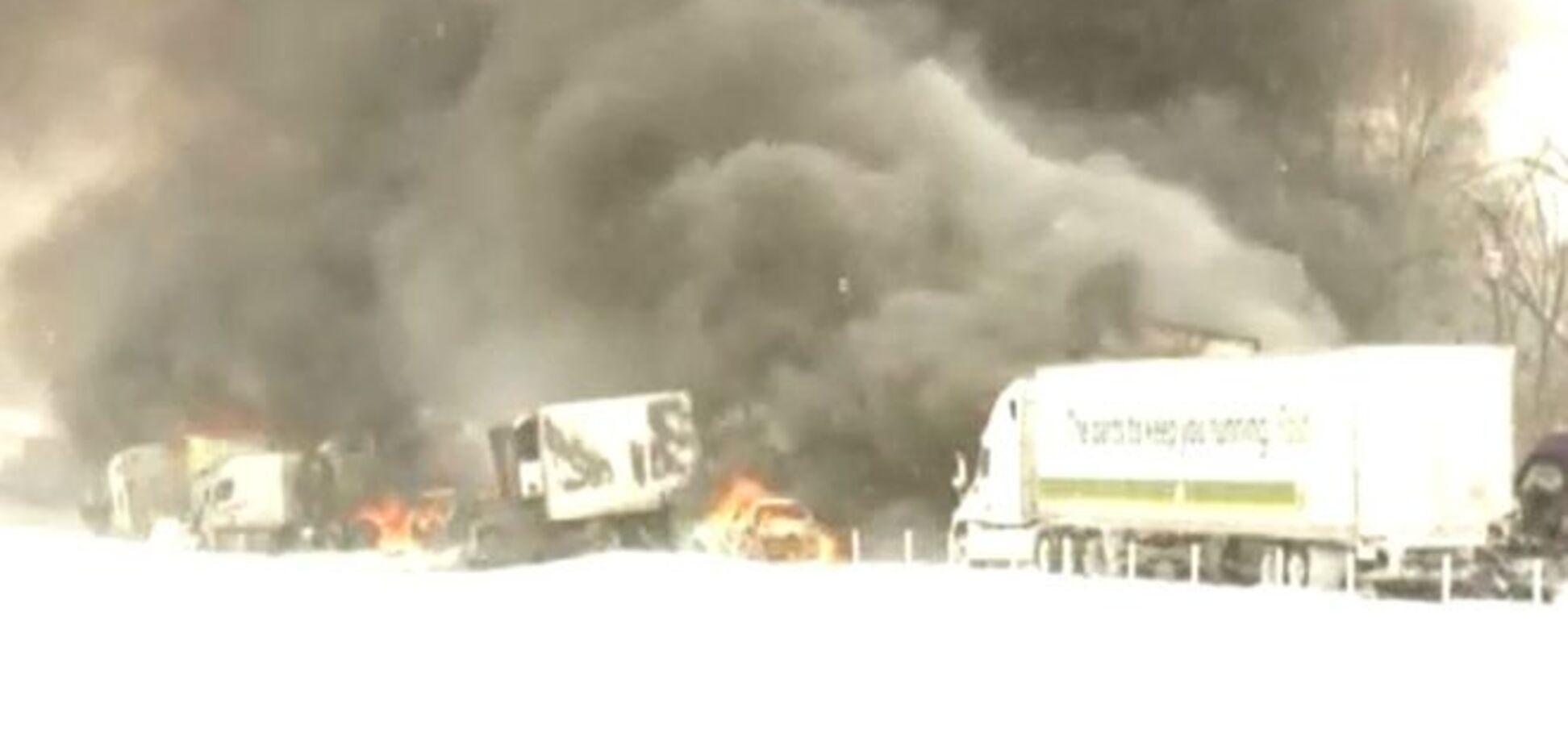 Грандиозное ДТП: из-за гололеда на трассе в США столкнулись около 150 автомобилей