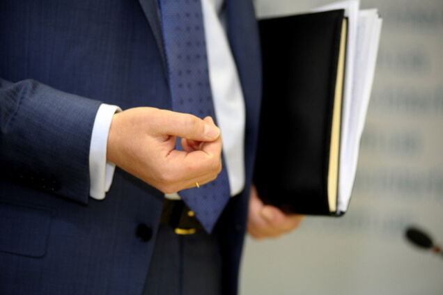 Интересно, почему в Украине не развивается малый и средний бизнес?