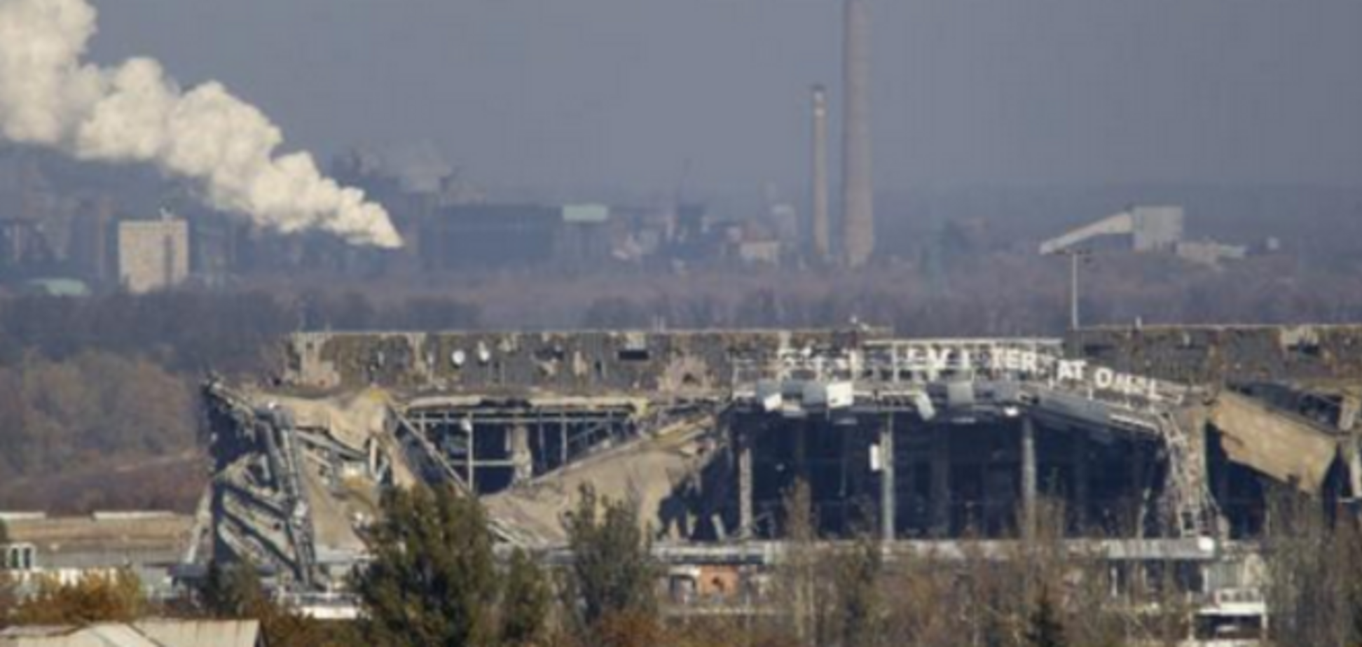 Порошенко сообщил об эвакуации раненых бойцов из донецкого аэропорта