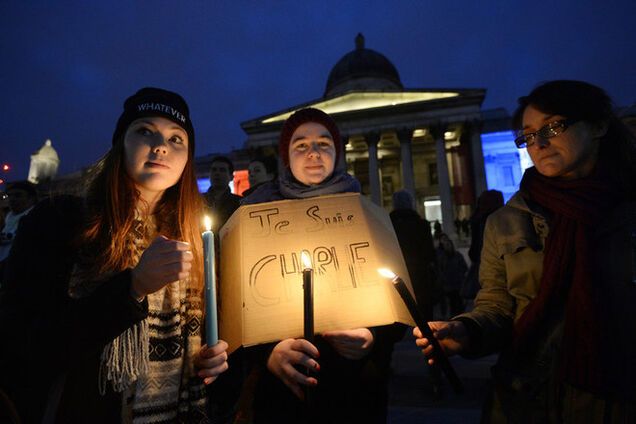 В Париже сотни тысяч человек вышли на Марш единства и памяти: трогательные фото