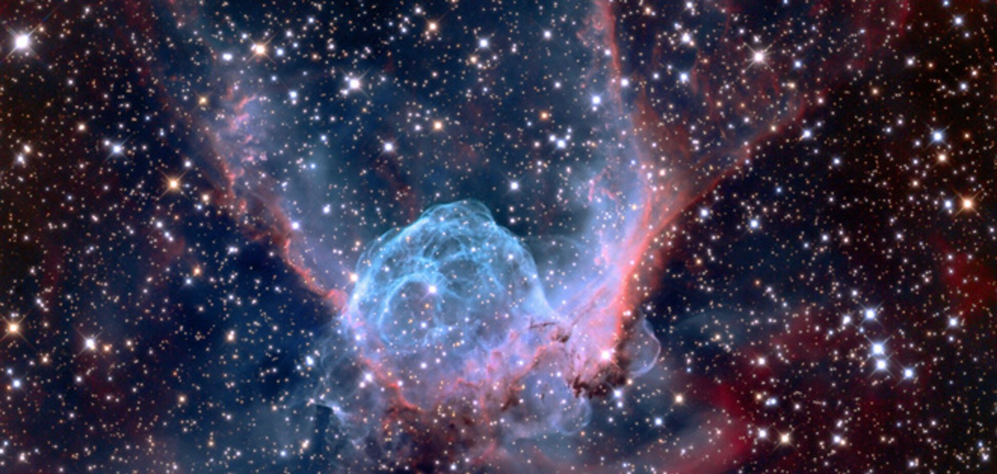 В созвездии Большого Пса запечатлели 'Шлем Тора'