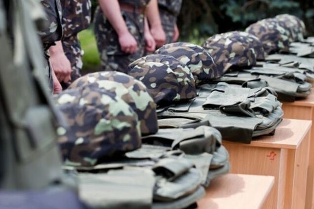 Волонтеры и на танк соберут. Но что делает Министерство обороны?