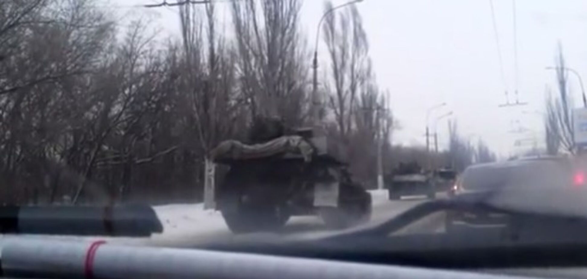 У Краснодон увійшла колона новітньої російської військової техніки: опубліковано відео