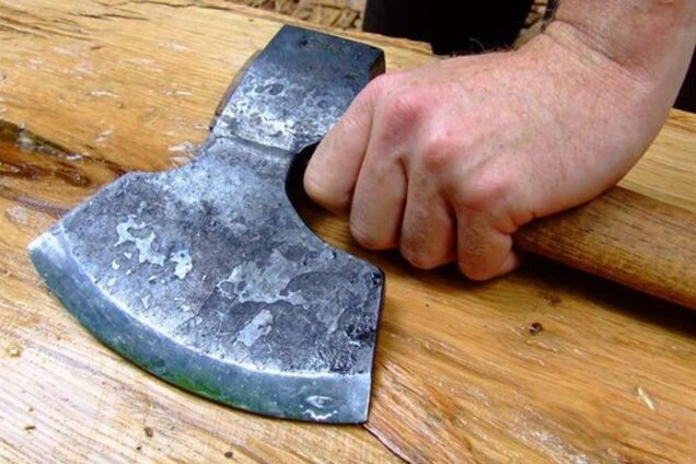 В одесском компьютерном клубе задержали буйного игрока с топором