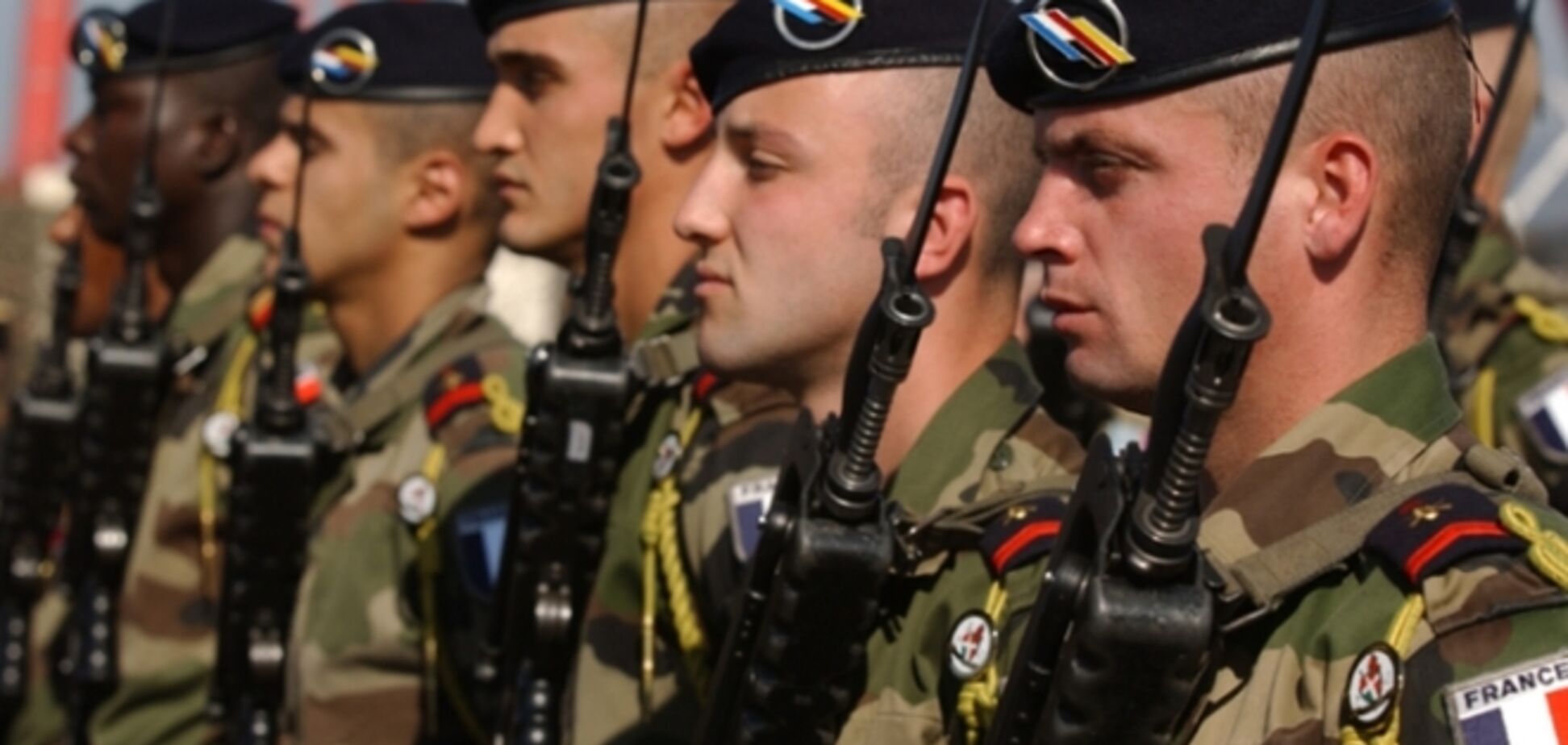 Охваченная паникой Франция объявила мобилизацию