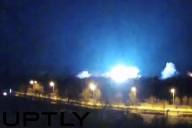 Донецкий аэропорт вновь подвергся мощным обстрелам: опубликовано видео