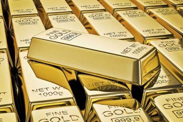 Почему золотовалютные резервы упали, а гривня обвалилась в 2014 году