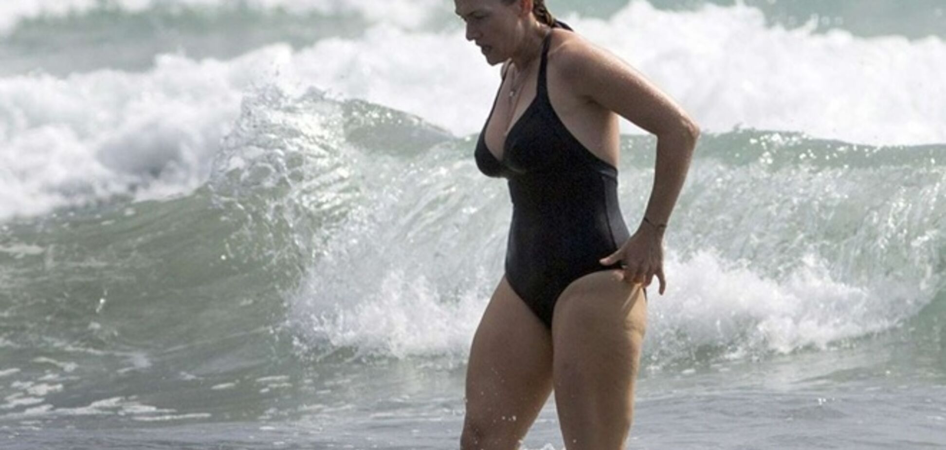 Кейт Уинслет шокировала целлюлитной попой