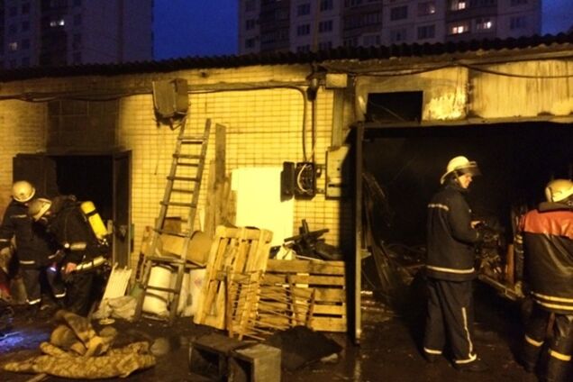 В Киеве возле высоток едва не взорвался склад с газовыми баллонами