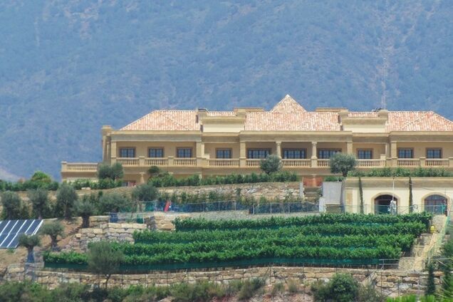 Фонд Навального выяснил, кому принадлежит 'дворец Путина в Испании'