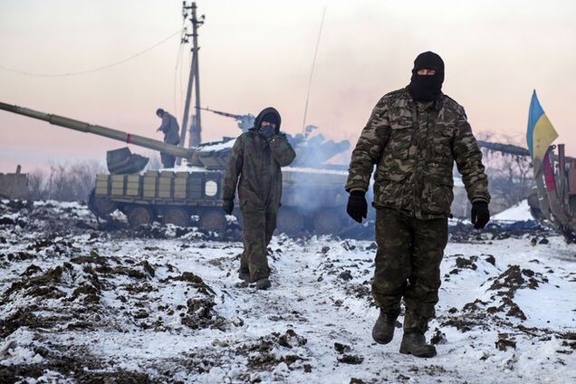 Терористи за півдня 57 разів обстріляли позиції українських вояків на Донбасі