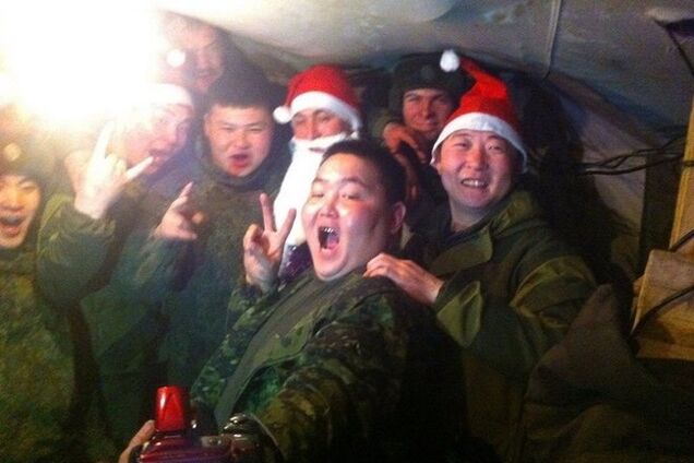Путинские вояки весело отпраздновали Новый год под границей Украины: опубликованы фото