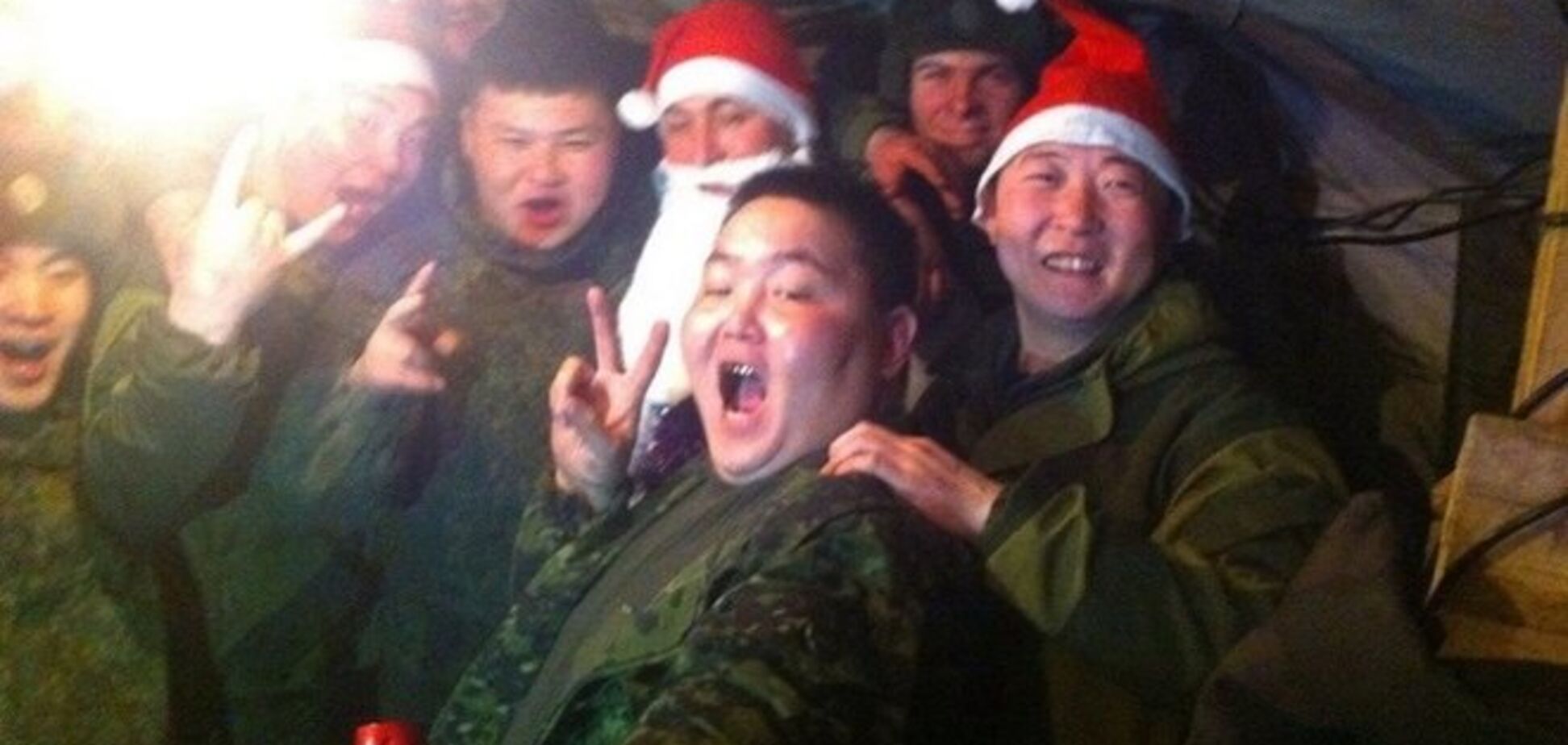 Путінські вояки весело відсвяткували Новий рік під кордоном України: опубліковано фото