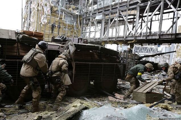 Вблизи донецкого аэропорта бойцы АТО взяли в плен 2 милиционеров-'кадыровцев'