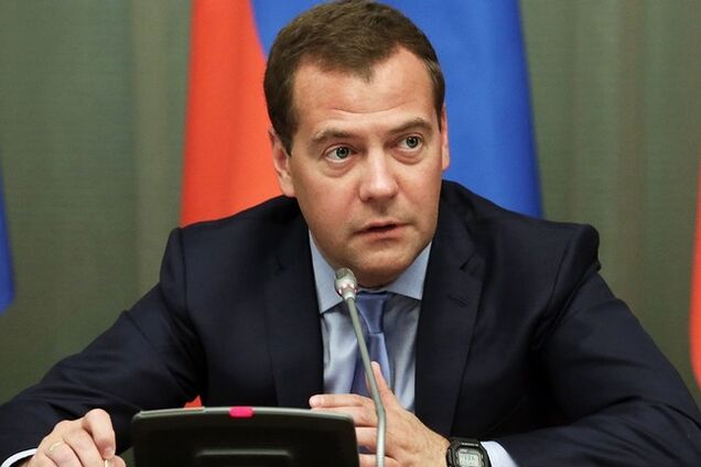 Россия может потребовать от Украины досрочно погасить займ в 3 млрд долларов - Медведев