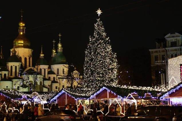 Новогоднюю ёлку Киева распилят, а из фрагментов создадут произведения искусства