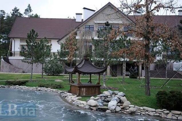 Особняк беглого экс-министра МВД Захарченко переписан на голландскую фирму, которой владеет луганчанка