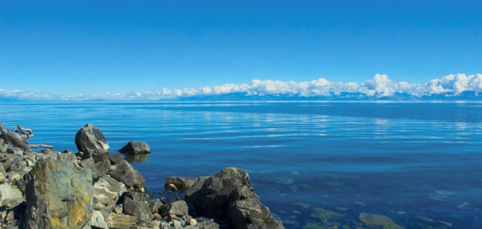 Озеру Байкал грозит экологическая катастрофа: уровень воды критически упал