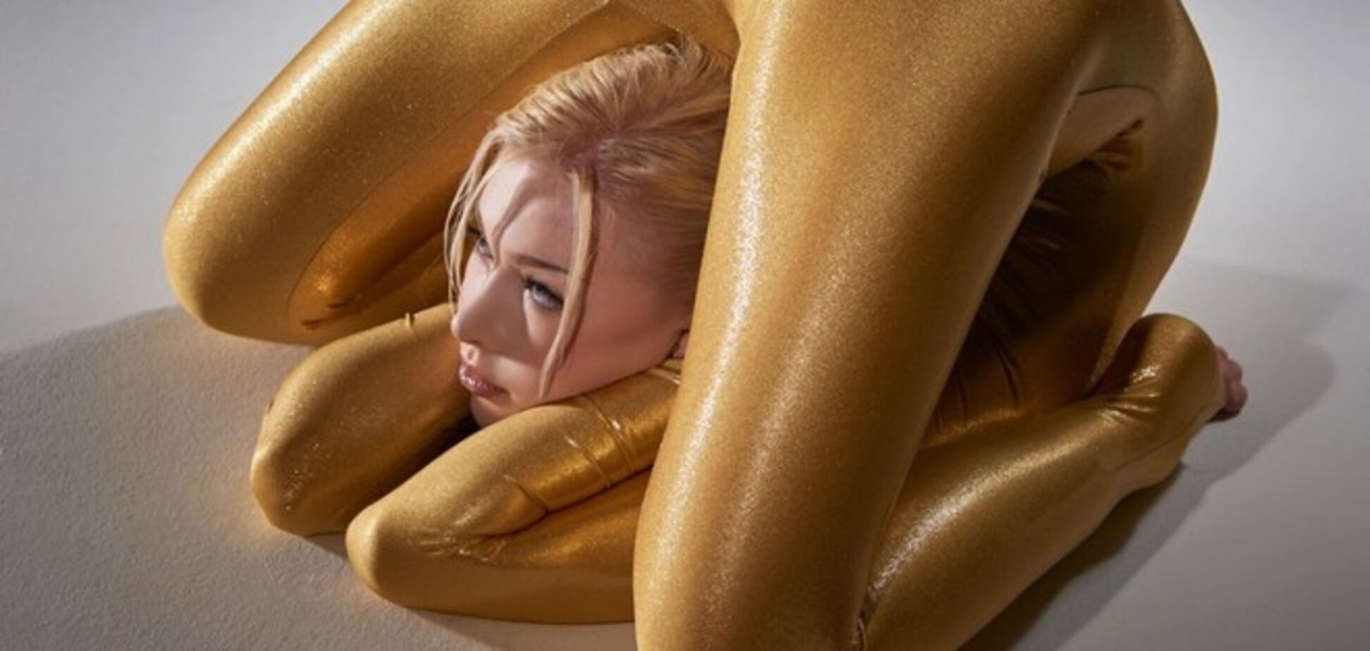 Женщина-змея, или самая гибкая девушка на планете