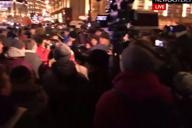 На Манежную площадь в Москве вновь вышла оппозиция: полиция задержала ряд активистов