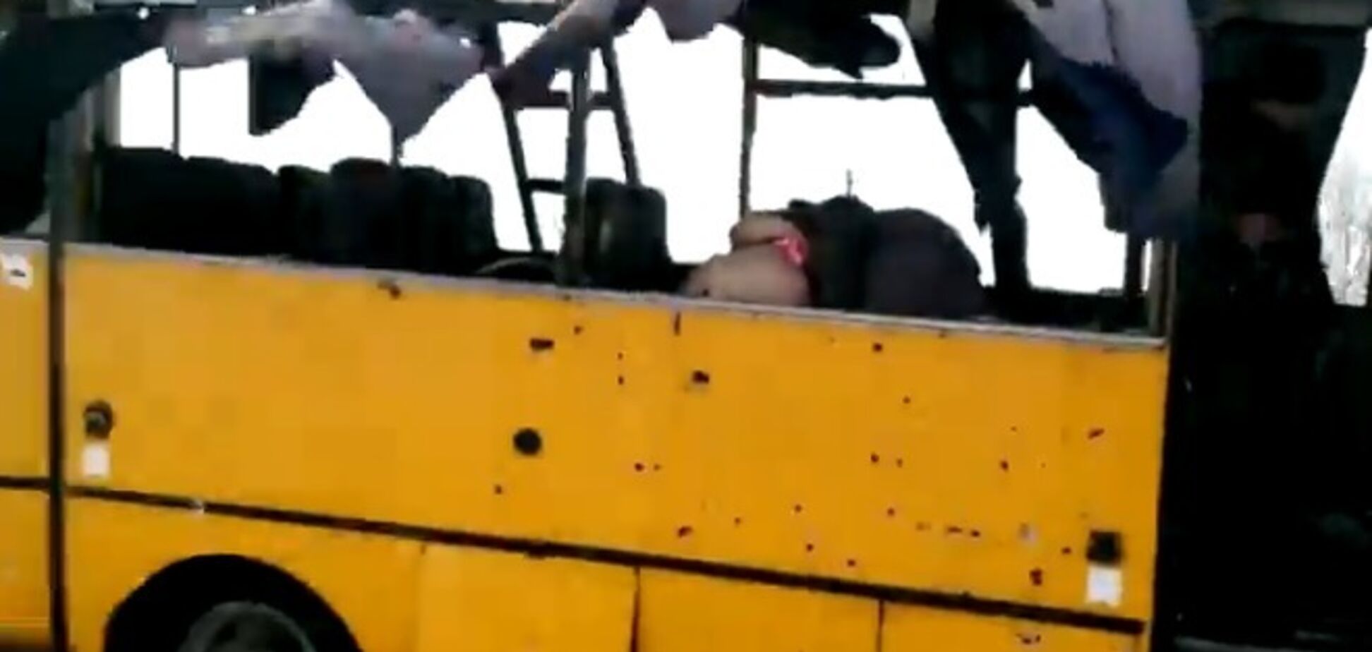 ОБСЕ: автобус под Волновахой обстреляли из 'Града', в расследовании примут участие террористы