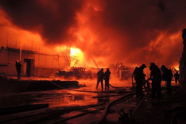 В Киеве сгорел склад интернет-магазина 'Розетка': опубликовано видео
