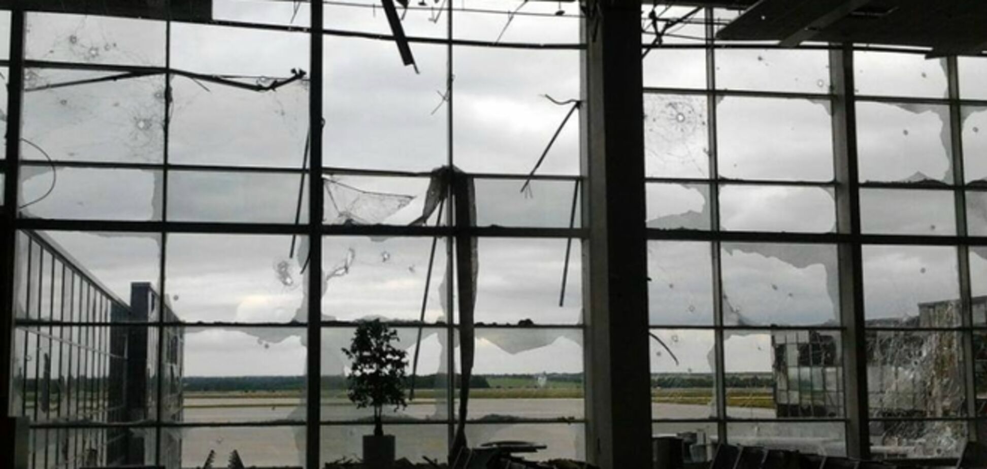 Организовать самому себе Международный трибунал за аэропорт Донецка…