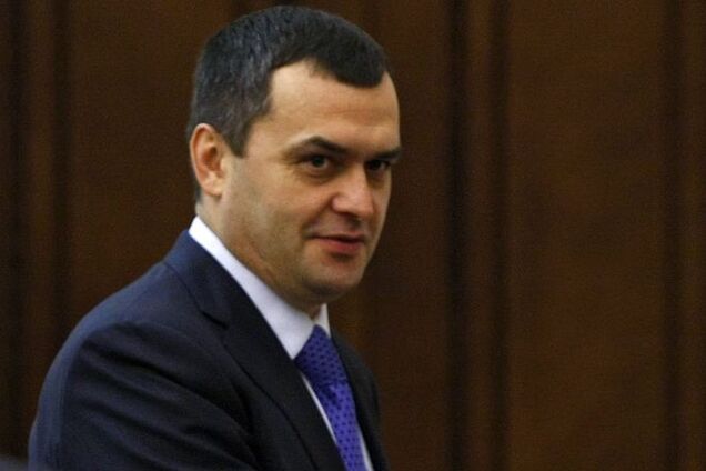 Экс-министр МВД Захарченко объявился в Крыму и почтил память погибших 'беркутовцев'