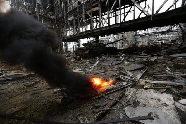 Спикер АТО о боях в донецком аэропорту: террористы пытаются захватить новый терминал