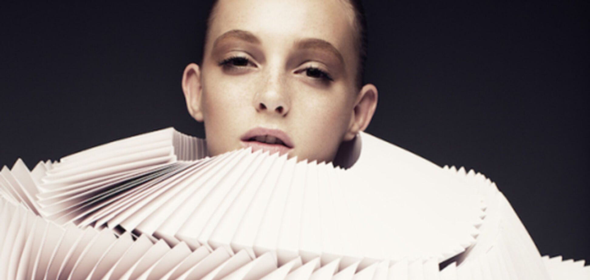 Эпатажная коллекция нарядов из бумаги от польского дизайнера