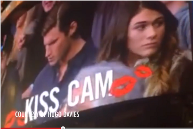 Американка ловко нашла альтернативу своему любимому, не пожелавшему с ней целоваться