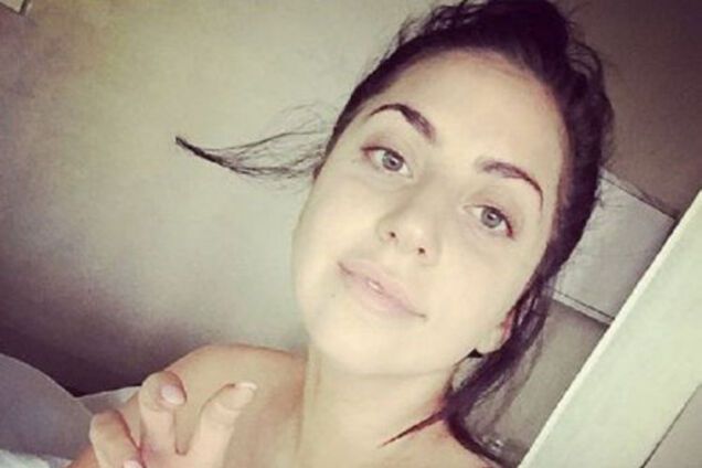 Леди Гага заметно похудела и показала себя без макияжа