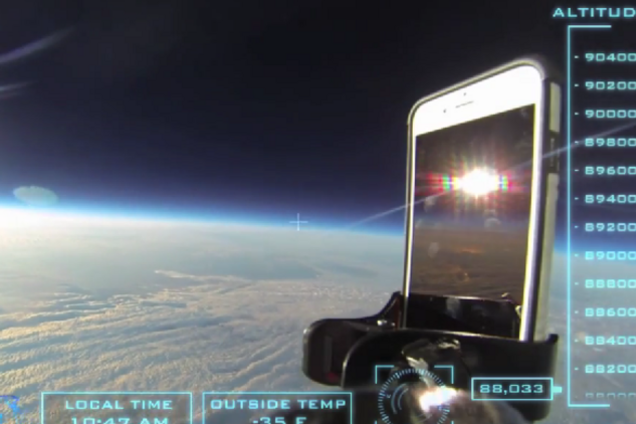 iPhone 6 на шаре отправили в космос: опубликовано видео