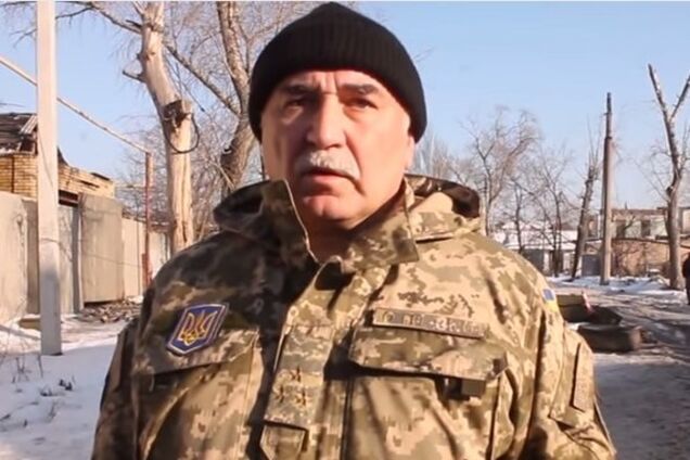 Рупор террористов 'ДНР' пытался спровоцировать украинских офицеров вопросами об 'укропе и фашистах': опубликовано видео