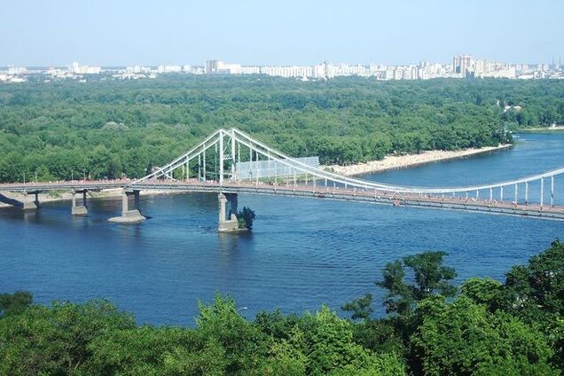 На лето в Киеве хотят пустить речное такси