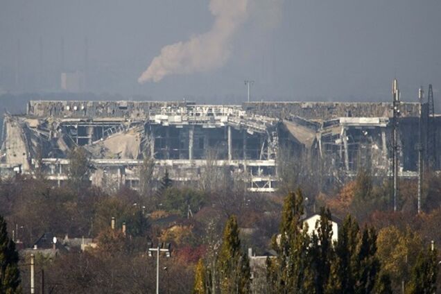 'Киборги' захватили в плен кадыровцев и сорвали с них погоны: наемники стоят на коленях и плачут