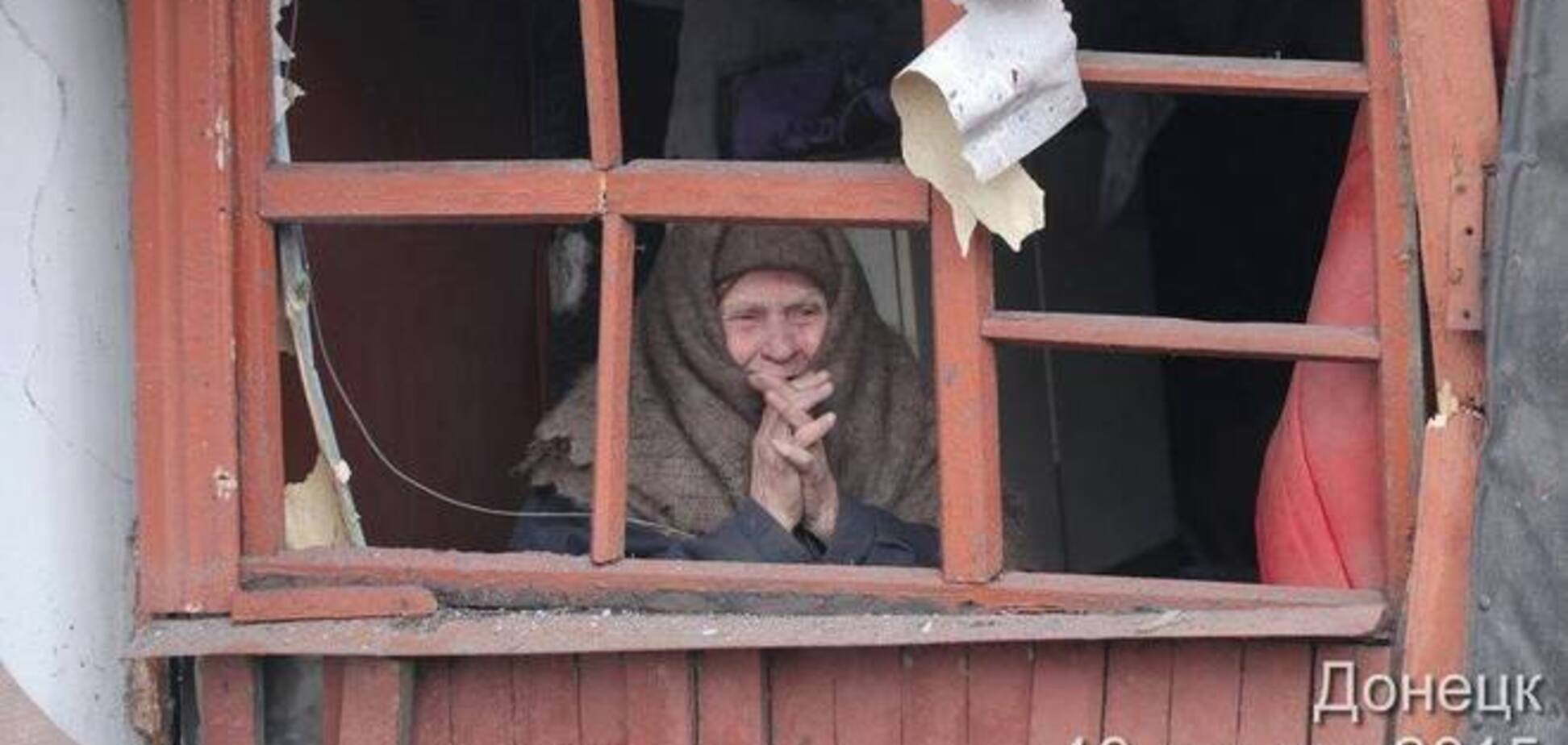 Появились фото разрушений в Донецке после нового артобстрела